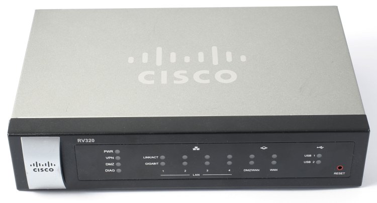Cisco RV320 front